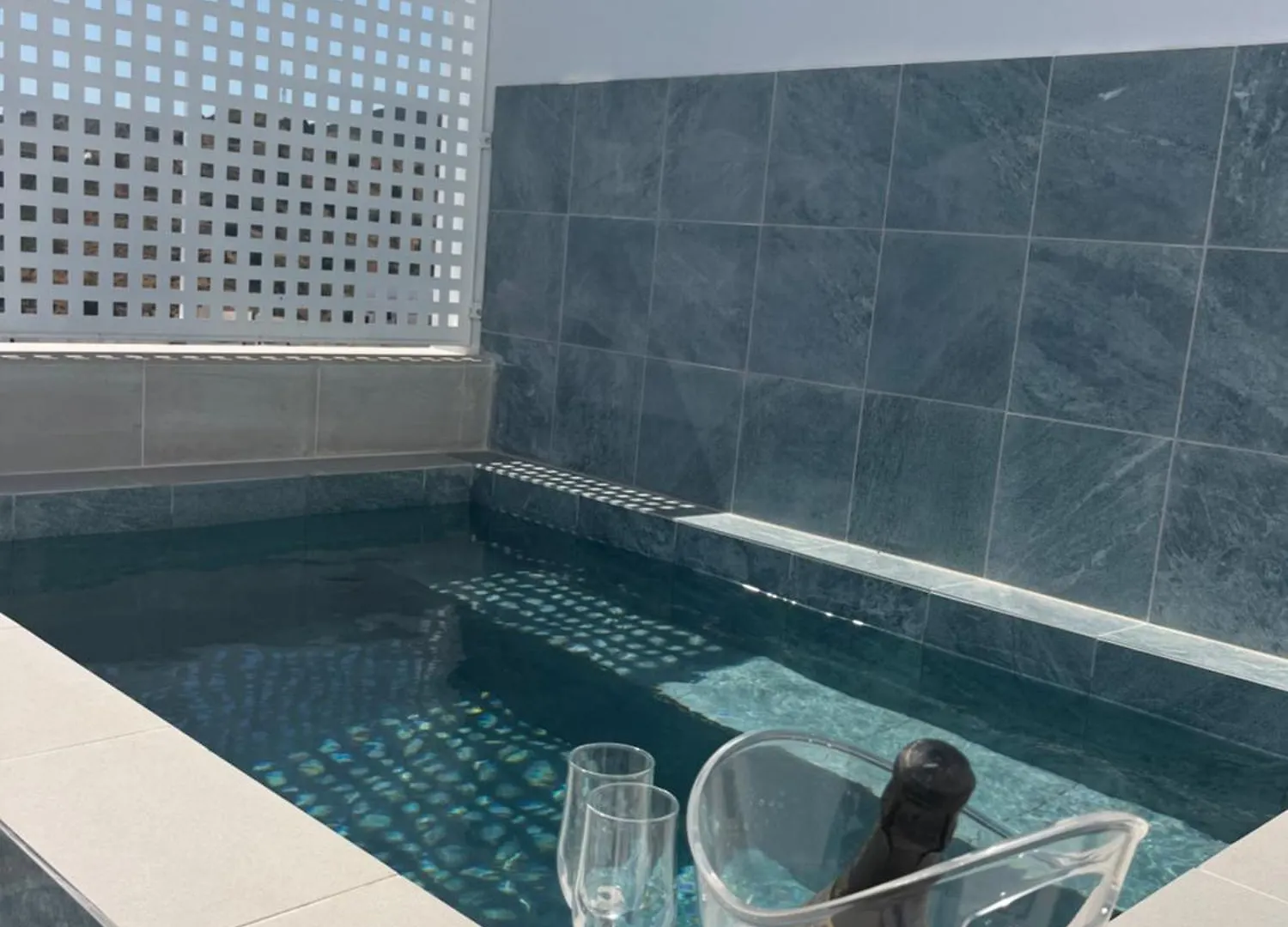 Apartahotel La Lipa Suites Con Piscina Privada Almáchar