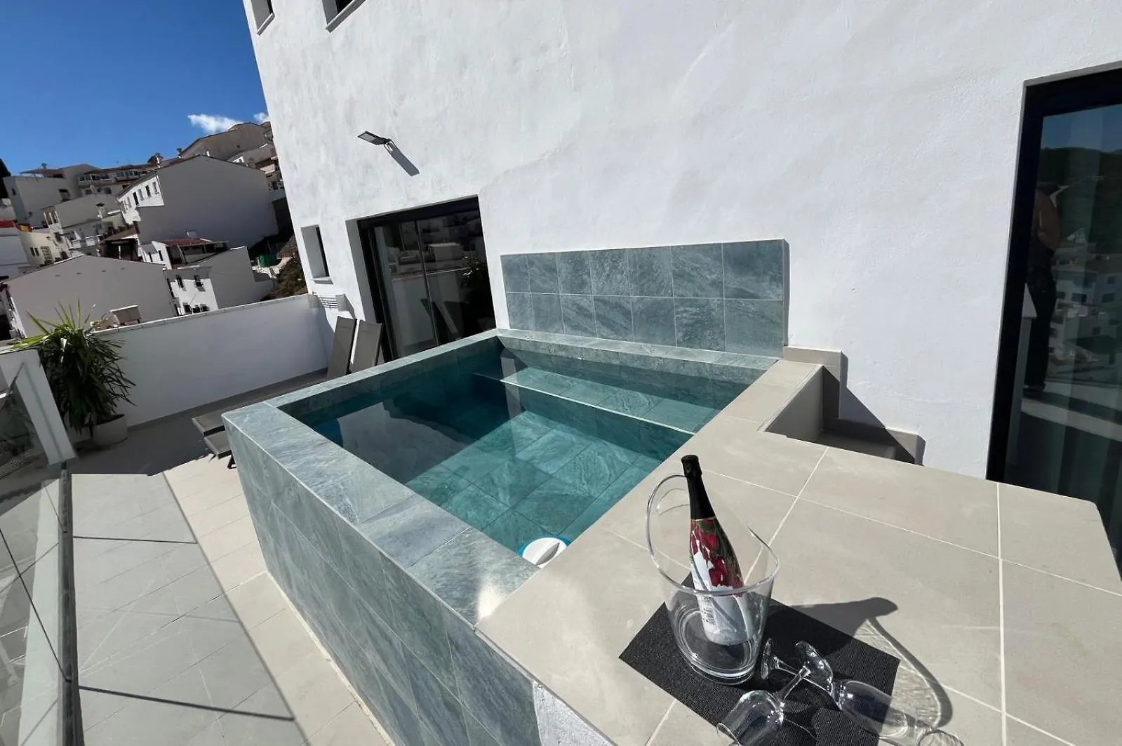 Apartahotel La Lipa Suites Con Piscina Privada Almáchar España