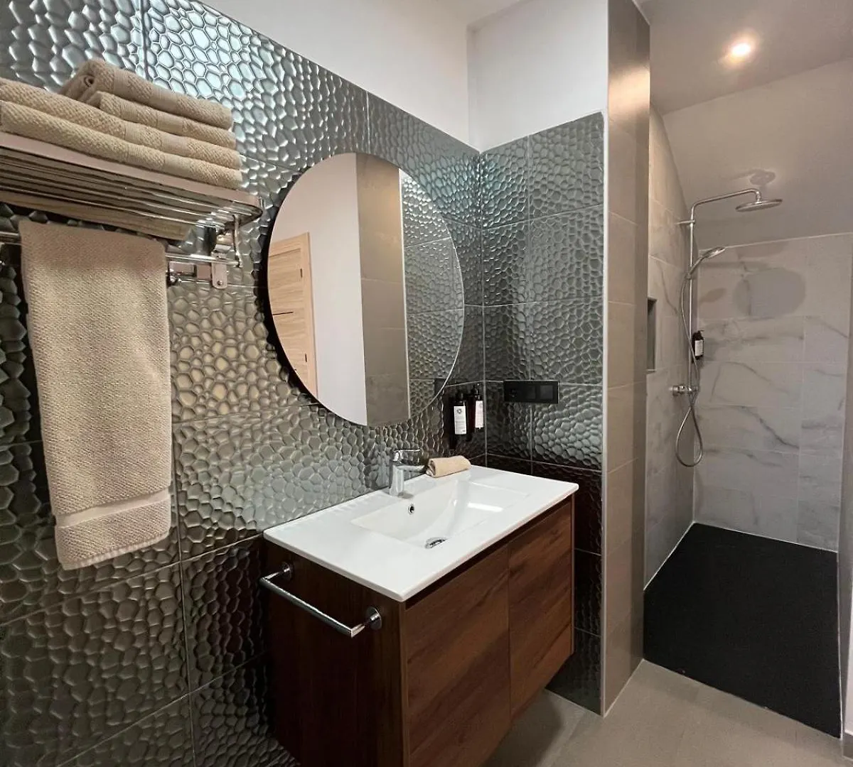 Apartahotel La Lipa Suites Con Piscina Privada Almáchar